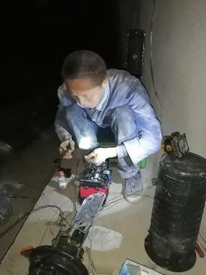 灰頭土臉的樣子，真帥！致敬機械設備租賃行業的奮斗者
